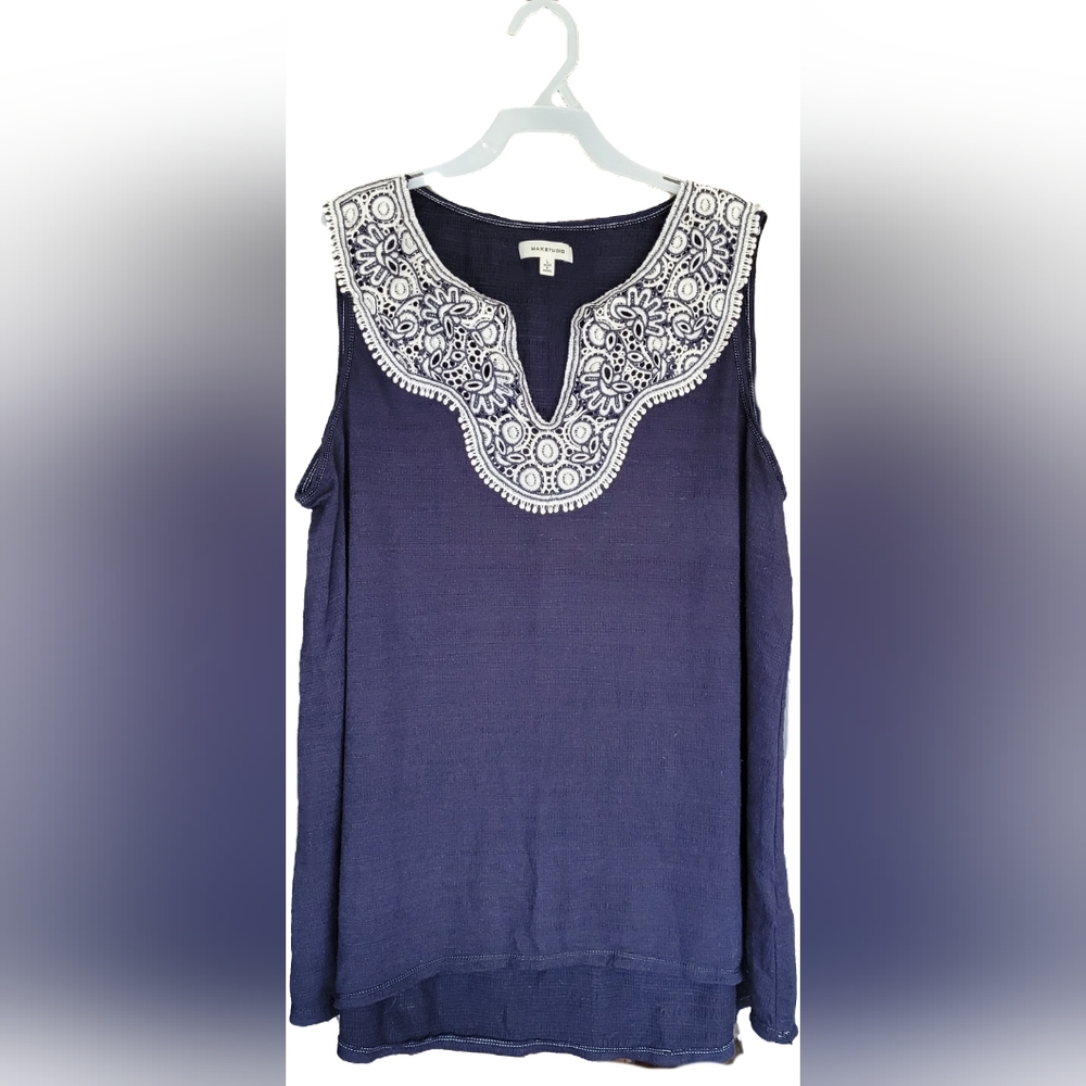 Max Studio Crochet Split V-Neck High-Low Flare Breezy Tank Top - L